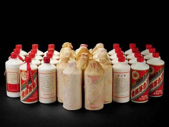 矿区日照岚山回收酒价格哪里回收(附近上门回收茅台酒）?